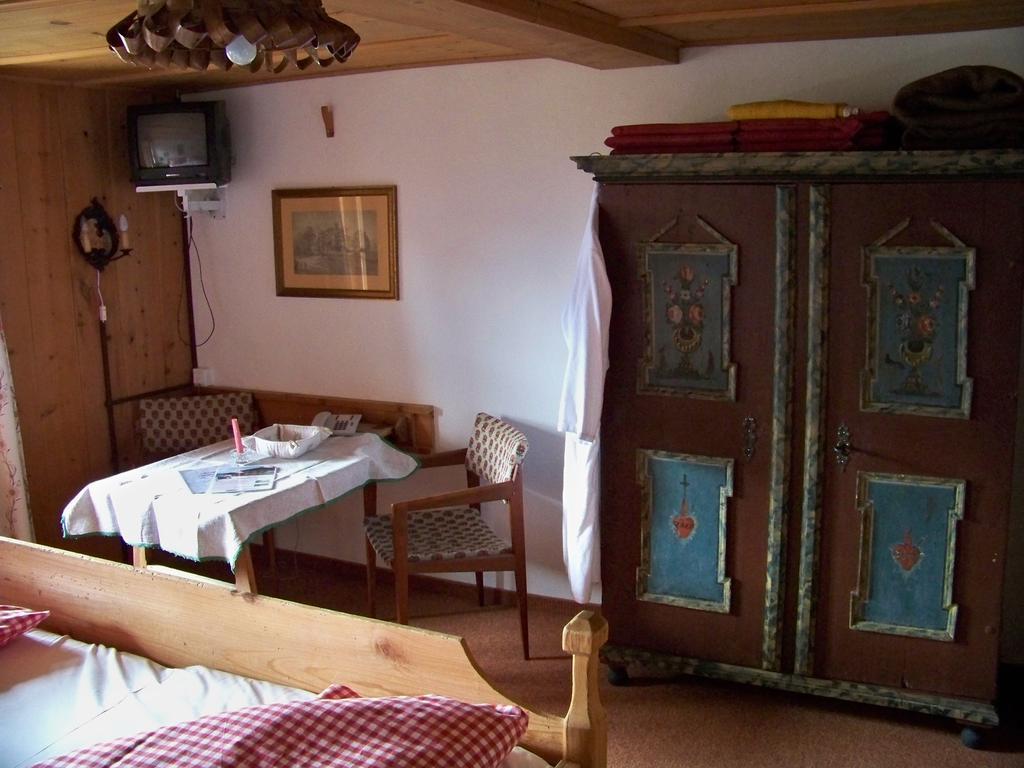Gaestehaus Bichl Umhausen Pokój zdjęcie