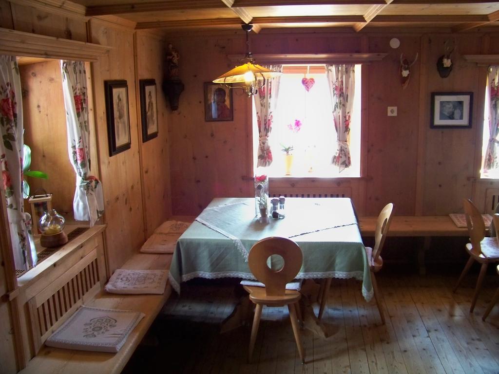 Gaestehaus Bichl Umhausen Zewnętrze zdjęcie
